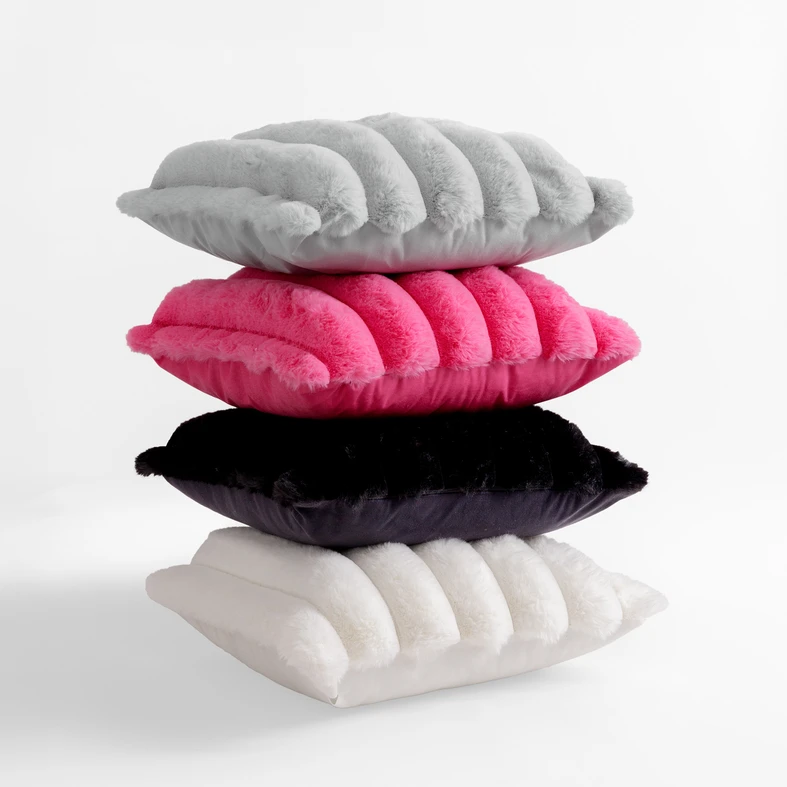 Poszewka biała ELLE 45x45 cm Kolorowe poszewki z dekoracyjnym króliczym sztucznym futerkiem