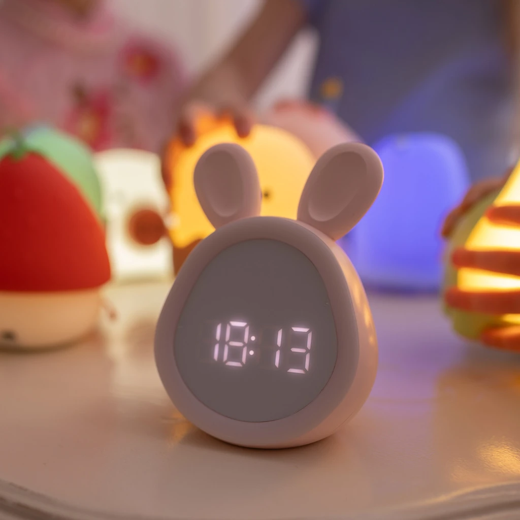 Budík s displejem LED MARY'S růžový ZAJÍČEK