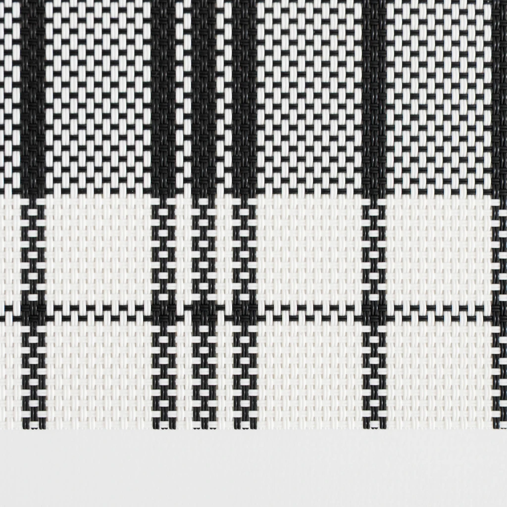 Czarnobiała kratka na podkładce 30x45 cm – stylowy detal do kuchni i jadalni, wygodny w użyciu.