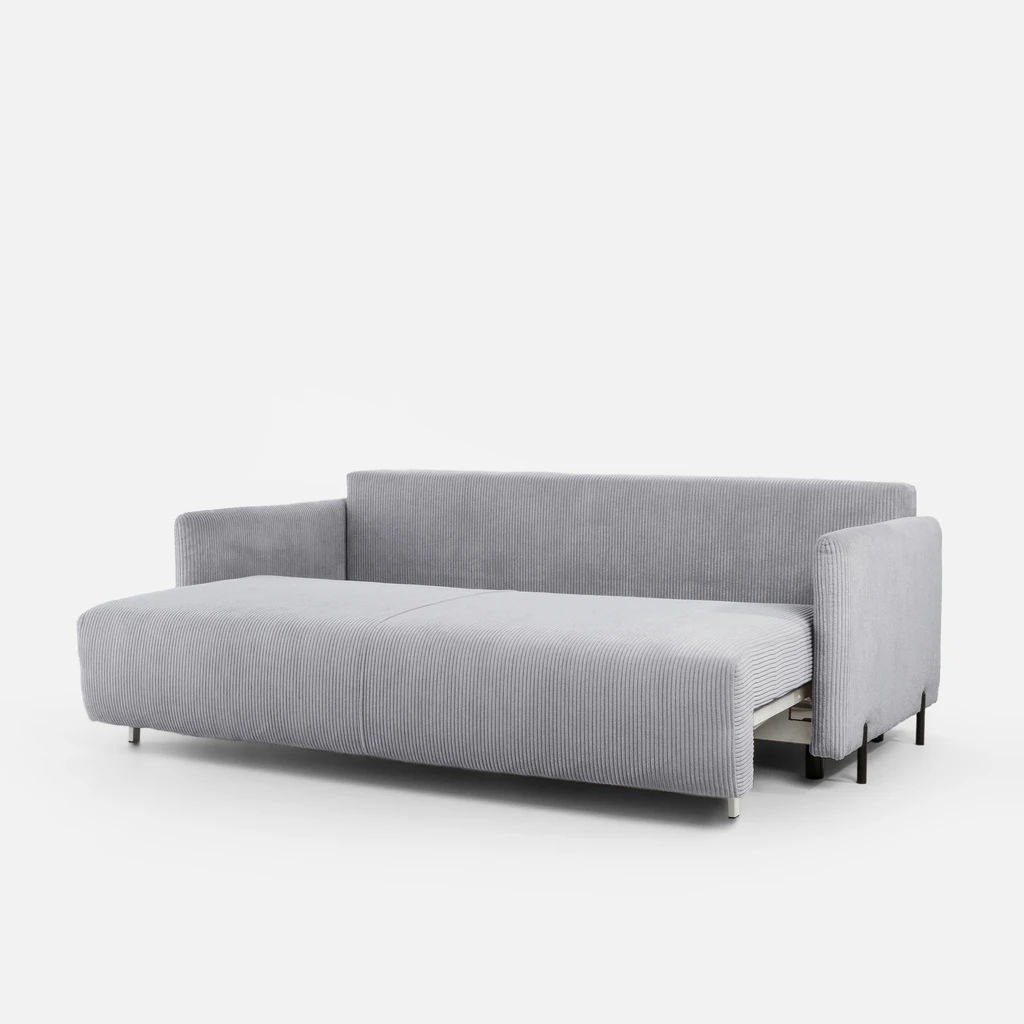 Jasnoszara sofa z prostokątnymi poduszkami i funkcją spania.