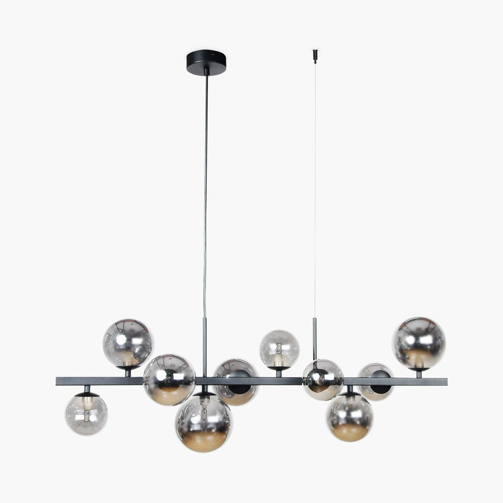 Oprawa lampy posiada miejsce dla 10 żarówek LED typu G9 o mocy maksymalnej 8W.
