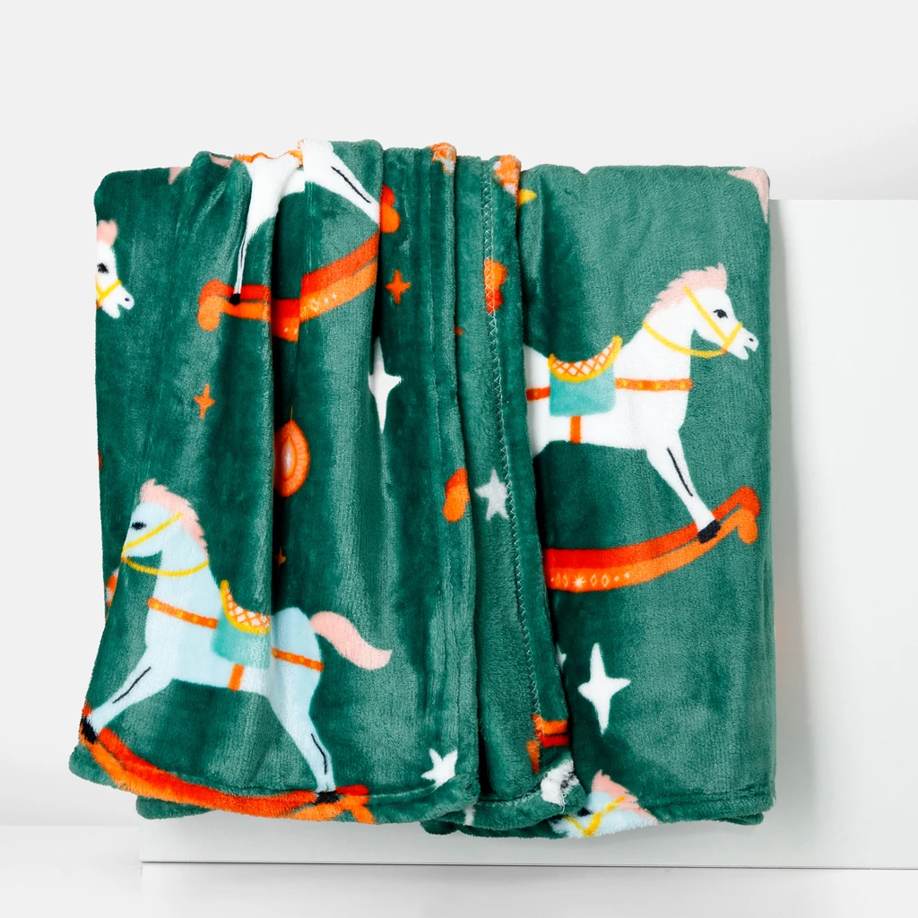 Vánoční deka s koníky zelená CODIE 130x160 cm