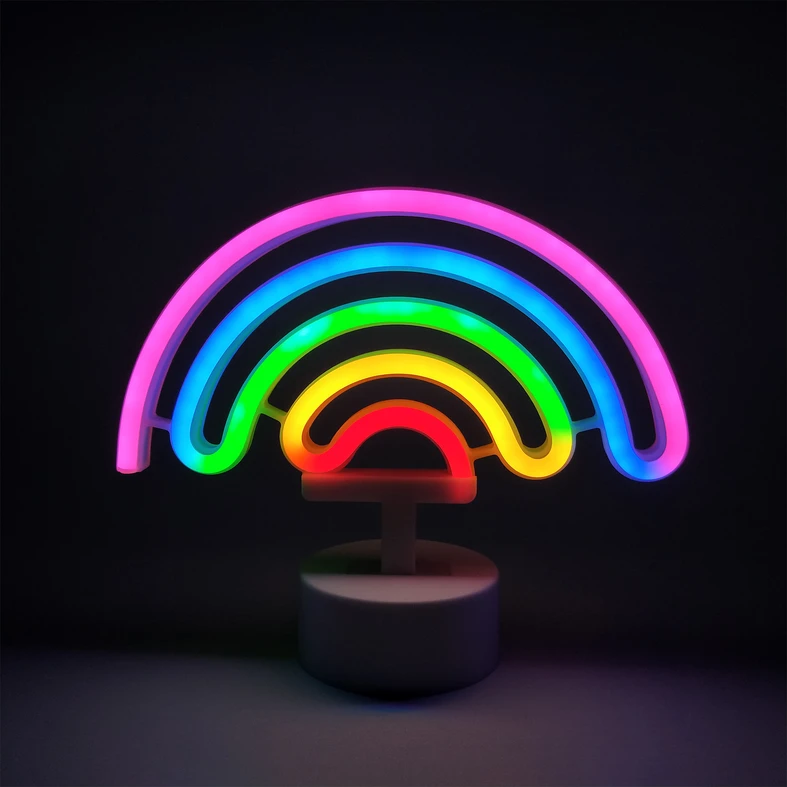Lampką RAINBOW z kolorowym światłem LED ozdobisz wnętrze pokoju, stawiając na komodzie, półce lub blacie biurka.