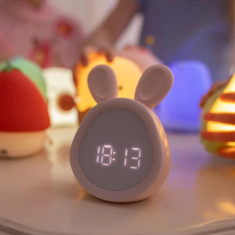 Budík s displejem LED MARY'S růžový ZAJÍČEK