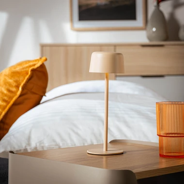 Stolní lampa LED IP44 krémová POCO