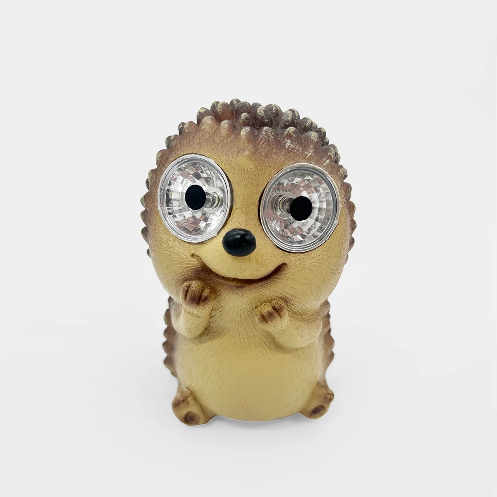 Dominującym kolorem figurki JEŻ są oczywiście odcienie beżu i brązu.