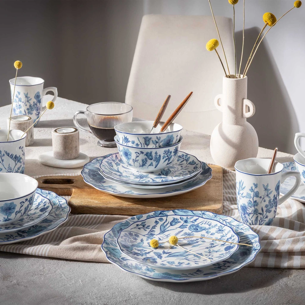 Keramický dezertní talíř s modrými květy COLETTE 20,5 cm