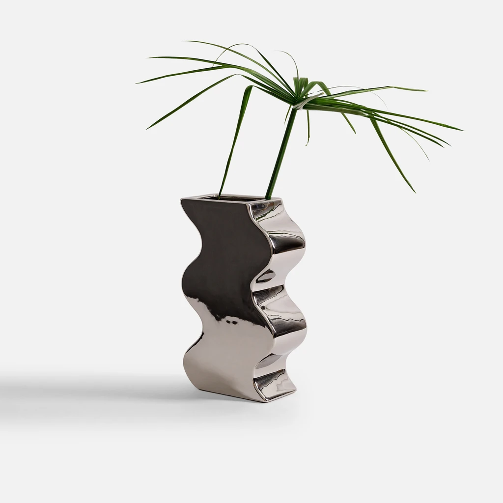 Stříbrná geometrická váza 25 cm