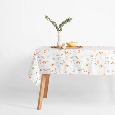 Bílý ubrus s polními květy GARDENA 140x240 cm