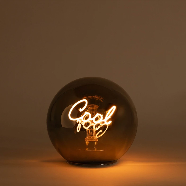 Dekorativní skleněná LED koule s nápisem COOL