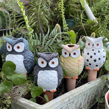 Dávkovač vody pro rostliny sova MIX