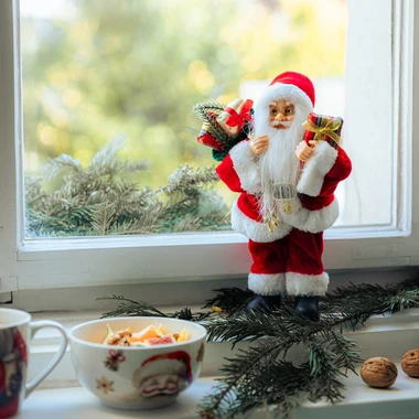 Vánoční červená figurka SANTA CLAUS 25 cm