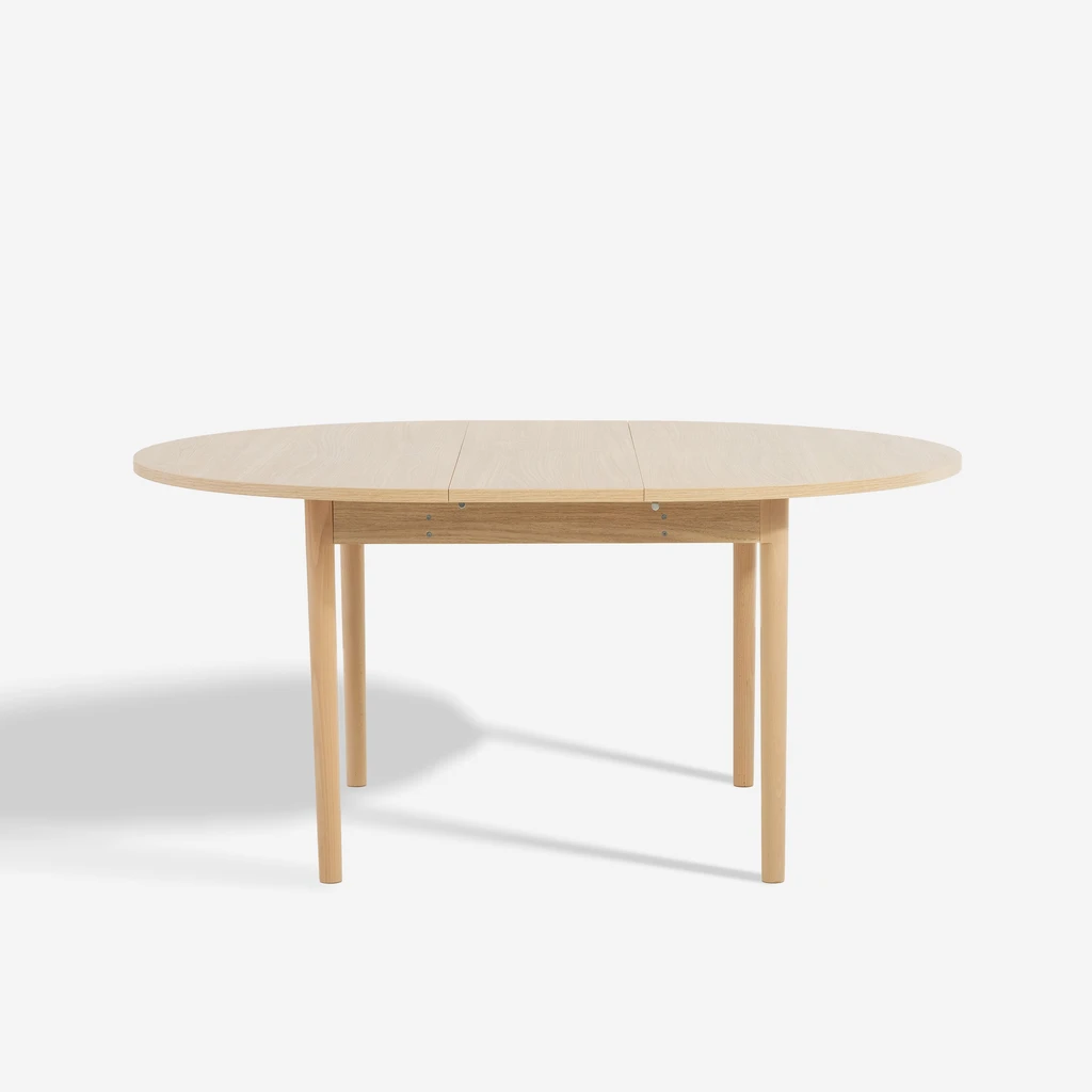 Zdjęcie stołu. Widok ogólny. Stół rozłożony.