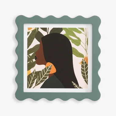 Obraz ŽENA, zelený rám 20x20 cm.