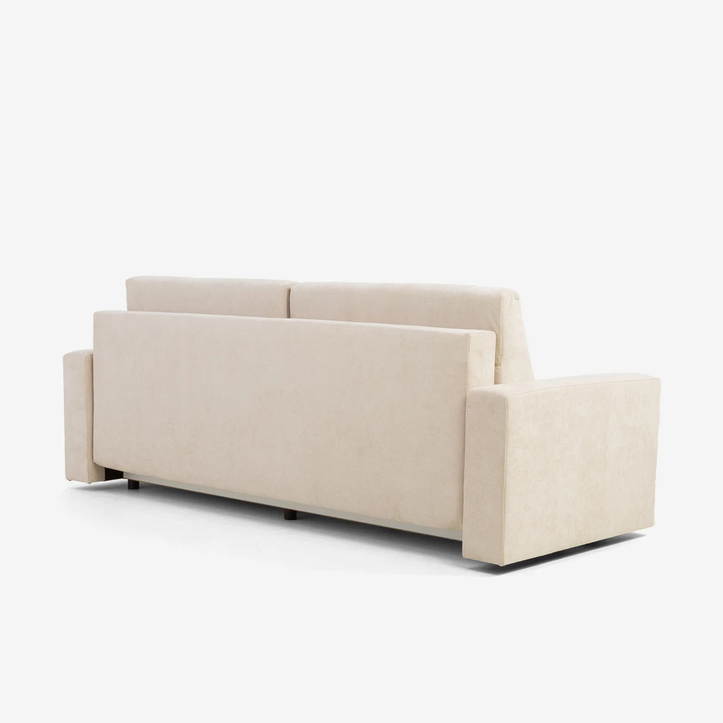 Beżowa sofa z funkcją rozkładania i stabilnymi podłokietnikami – idealna na co dzień.