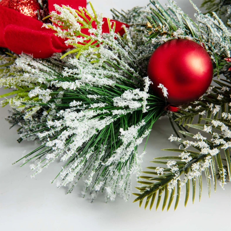 Vánoční věnec s červenými baňkami 30 cm