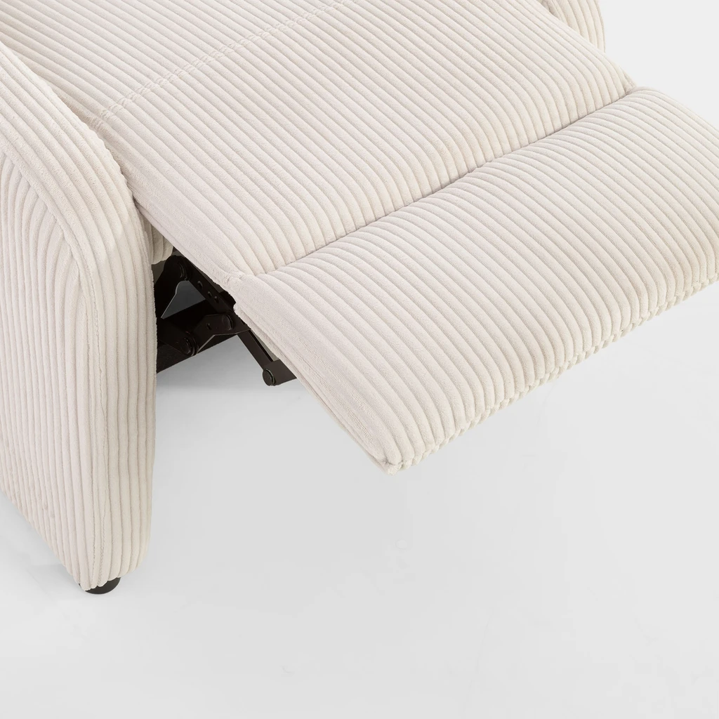 Zdjęcie fotela. Zbliżenie na detale. Widać fakturę materiału.