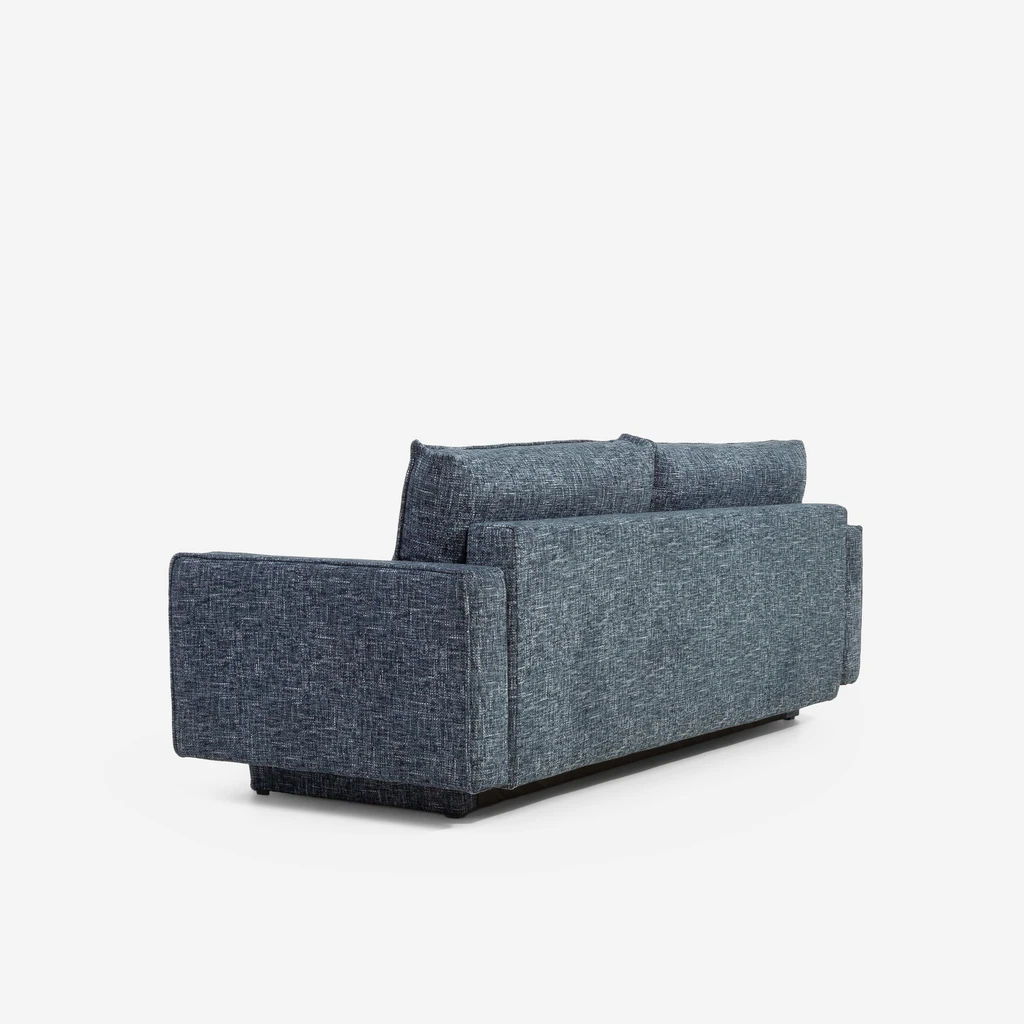 Granatowa sofa 3-osobowa z podłokietnikami, na jasnych drewnianych nóżkach - tył