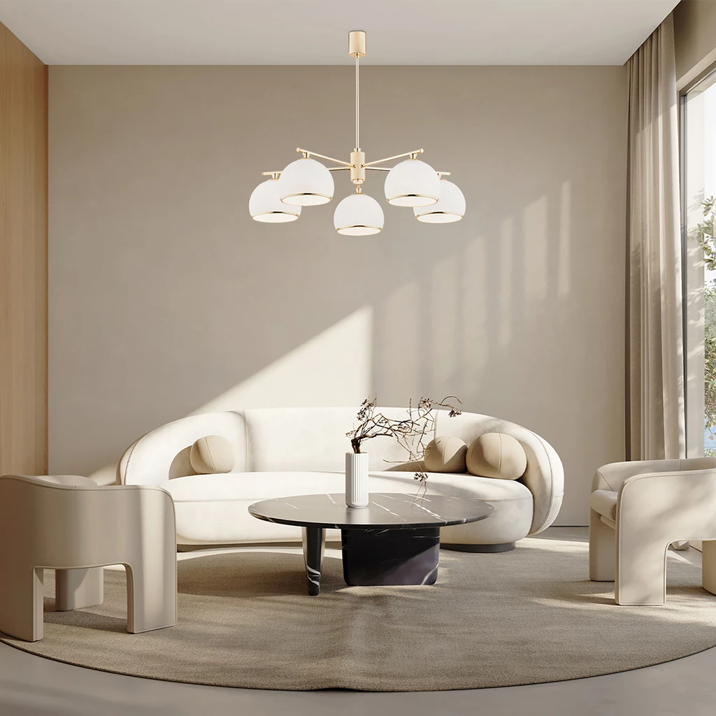 Design lampy MARBELLA sprawia, że idealnie sprawdza się jako oświetlenie dla dużych, przestronnych wnętrz.