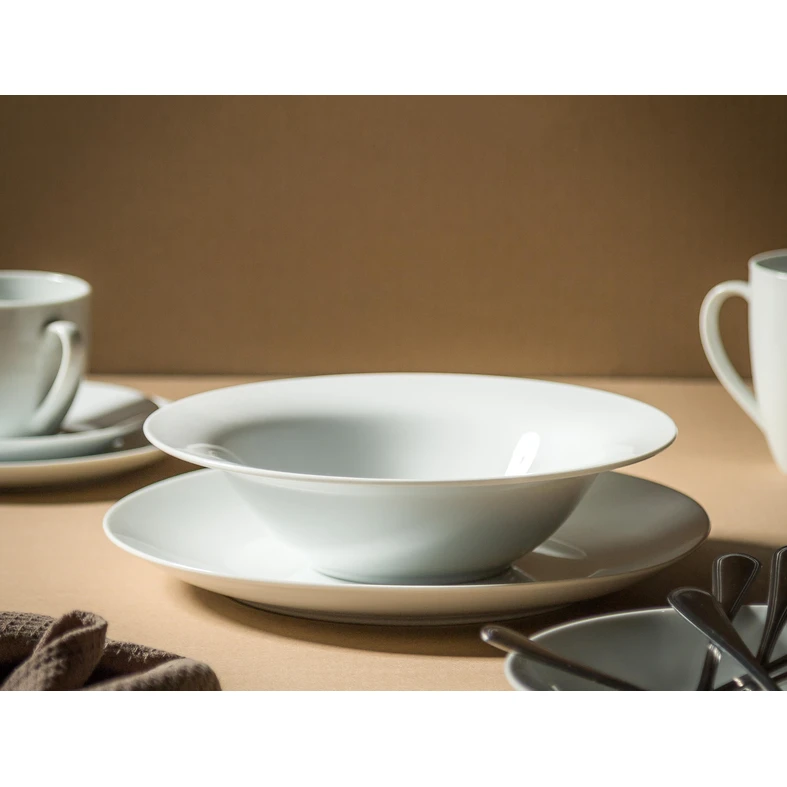 Porcelánový mělký talíř 27 cm