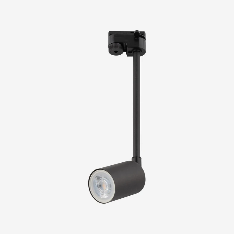 Oprawa lampy TRACER TOP LONG podpięta jest do wyciągu (szyny), który zapewnia łatwe manewrowanie.