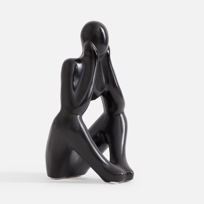 Černá dekorativní figurka ZAMYŠLENÝ ČLOVĚK 19 cm
