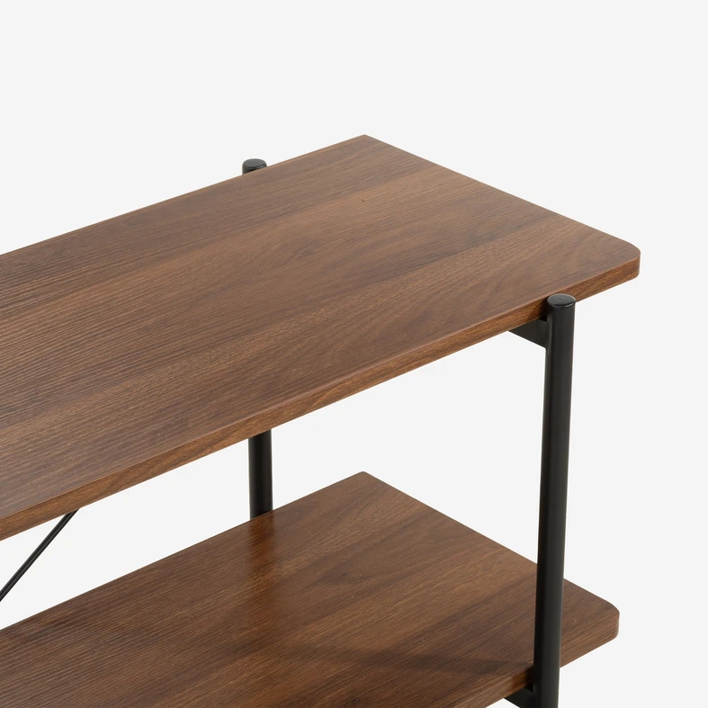 Górne półki w kolorze ciemnego drewna