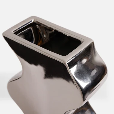 Stříbrná geometrická váza 20 cm