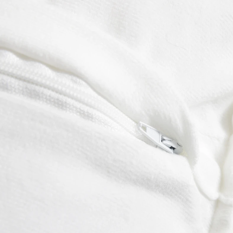 Szenilowa kremowa poszewka ozdobna