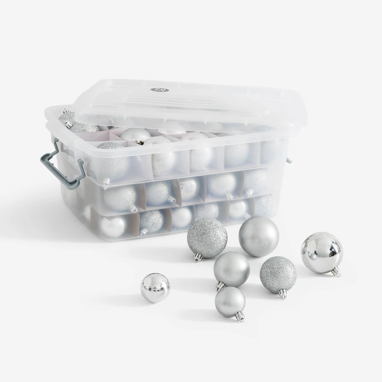Sada 70 kusů stříbrných vánočních baněk v krabičce