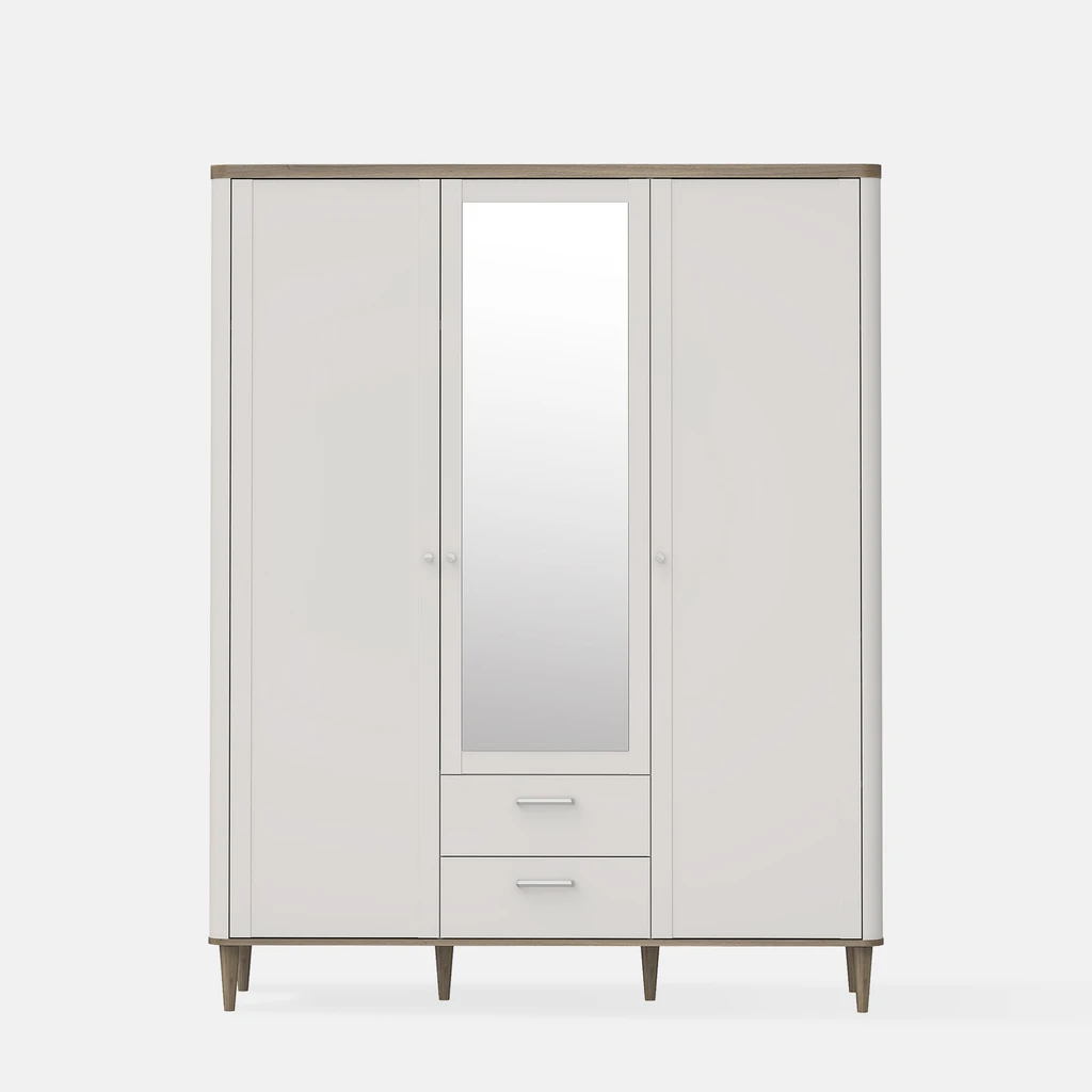 Beżowa szafa trzydrzwiowa z elementami w kolorze ciepłego drewna i lustrem na środkowym froncie