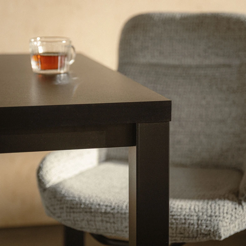 Malý stůl černý mat JUNI 90 cm