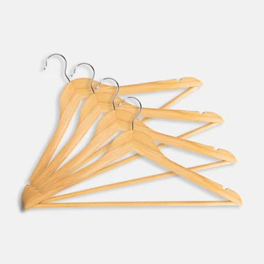 Sada 4 dřevěných ramínek, přírodní