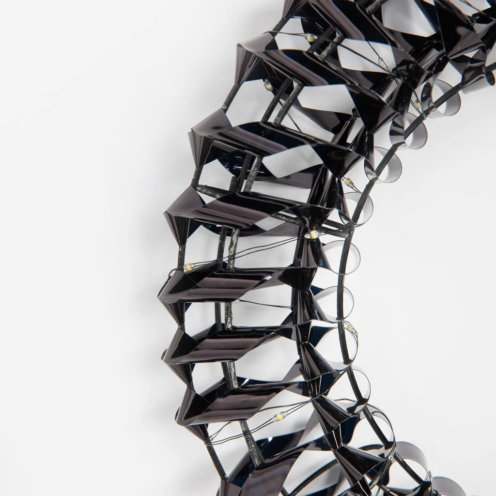 Dekorace LED vánoční věnec černý, 30 cm