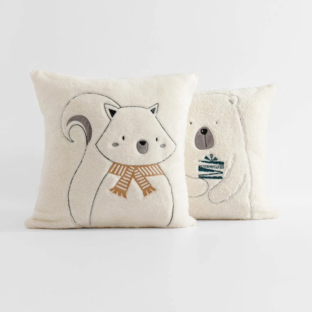 Polštář s vánočním motivem s medvědem FLUFF 45x45 cm