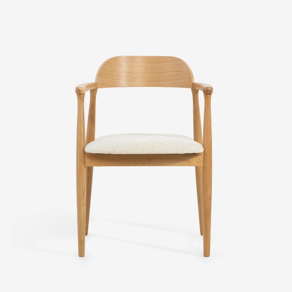 PERUGIO zachęca do dłuższego siedzenia dzięki miękkiej piance i wygodnemu oparciu.