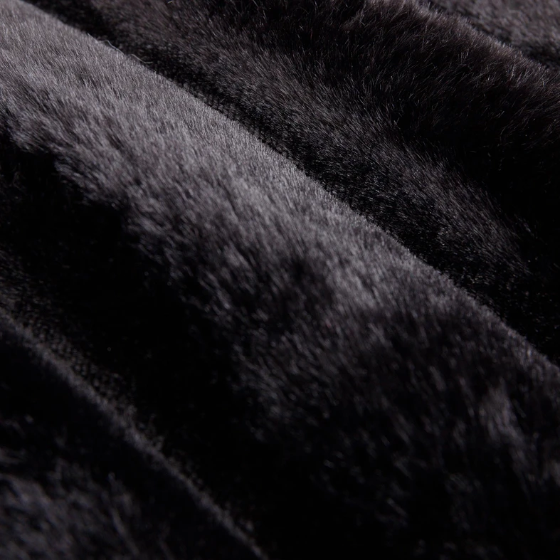 Poszewka czarna ELLE 45x45 cm Czarna poszewka z dekoracyjnym króliczym sztucznym futerkiem