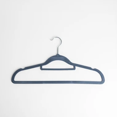 Modrá sametová ramínka VELVET, sada 5 kusů.