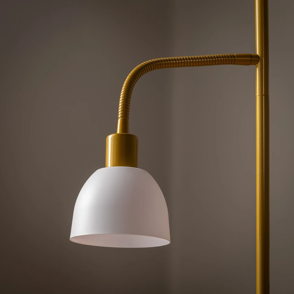 Stojací lampa zlatá PESO