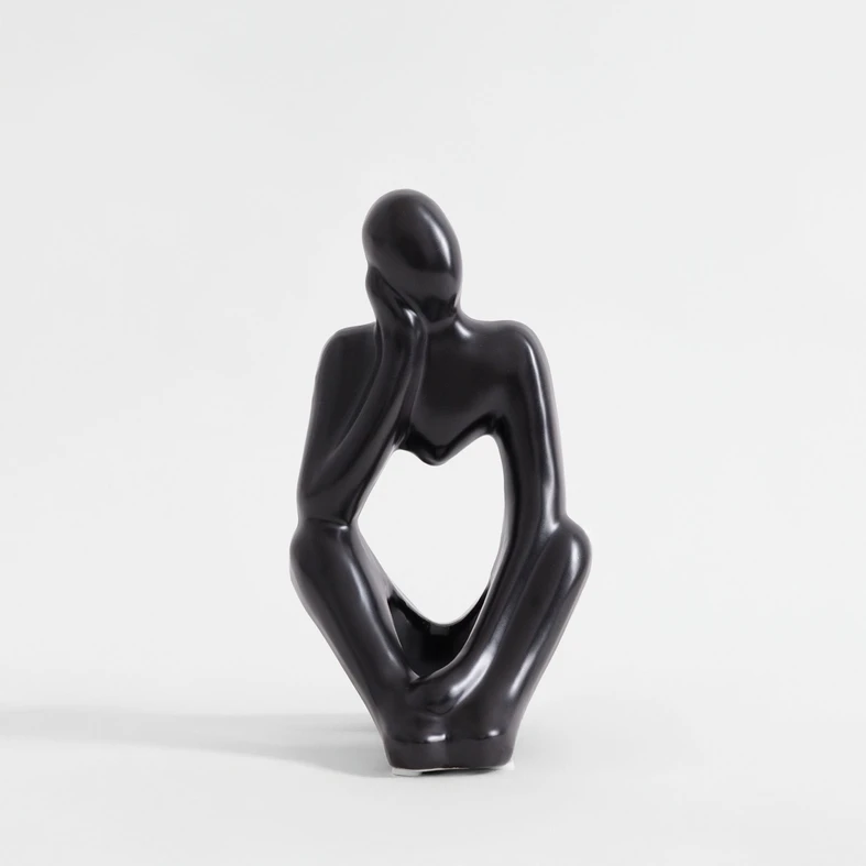 Černá dekorativní figurka ZAMYŠLENÝ ČLOVĚK 19 cm