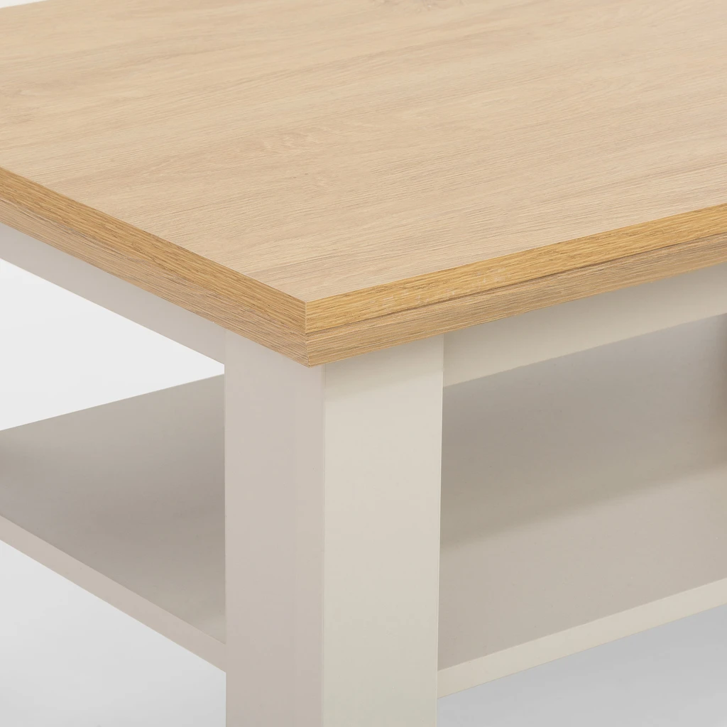 Obrzeża w tym samym kolorze jasnego drewna co blat