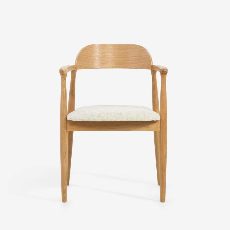 PERUGIO zachęca do dłuższego siedzenia dzięki miękkiej piance i wygodnemu oparciu.