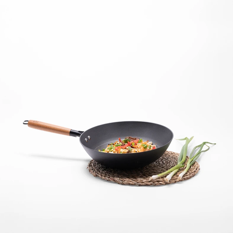 Černá litinová pánev wok FERRO 30 cm