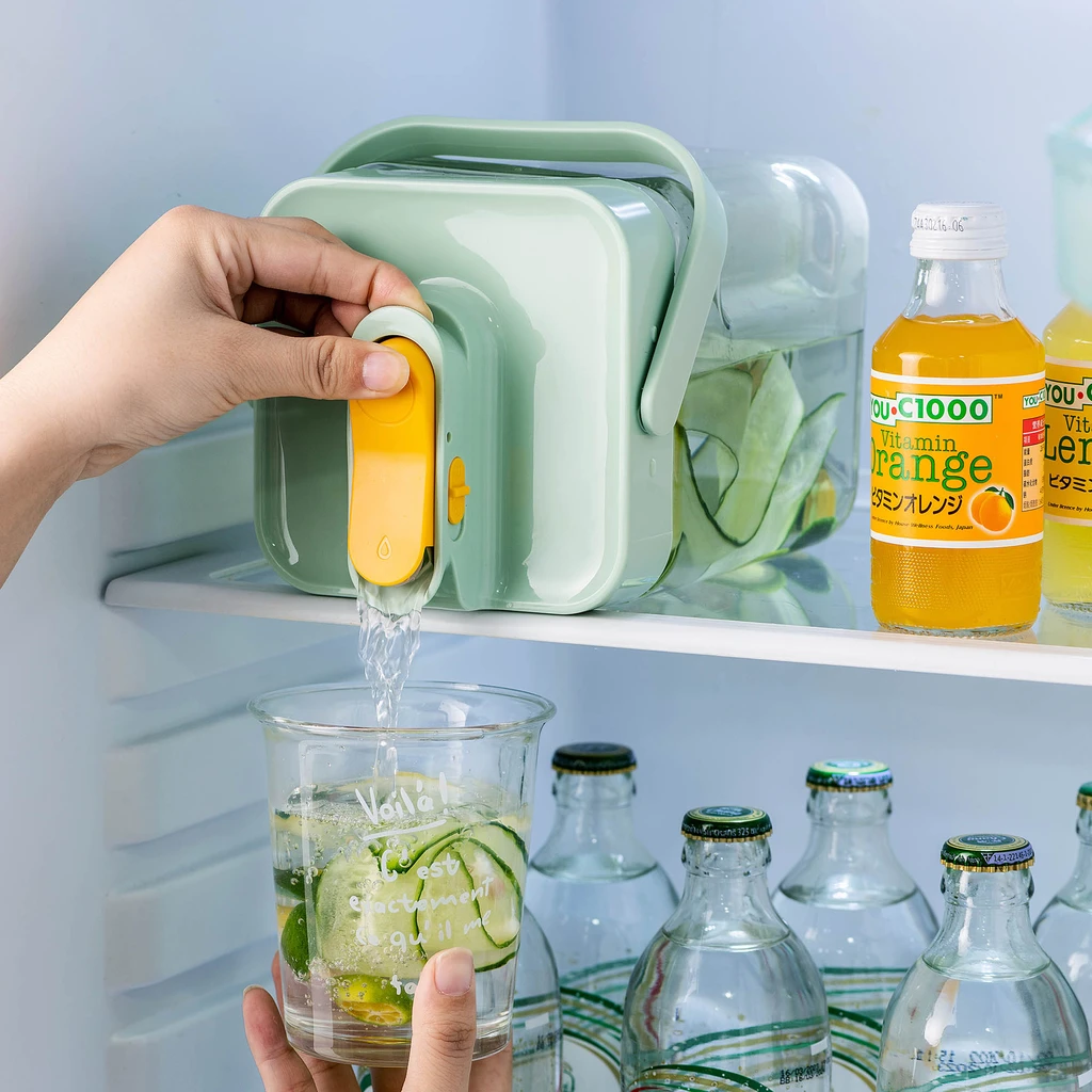 Nádoba na vodu s kohoutkem 2300 ml