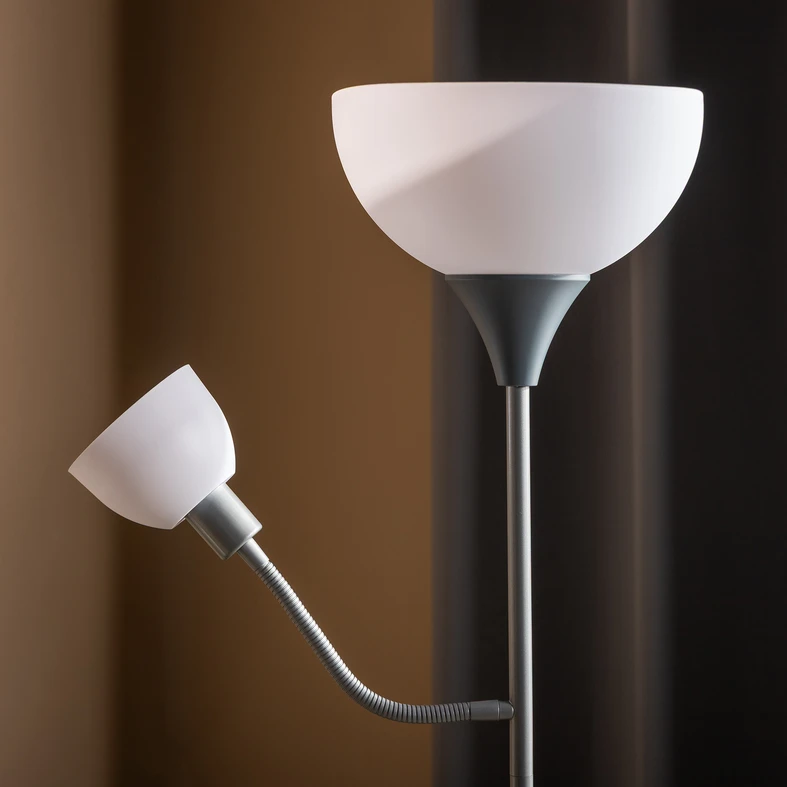 Stojací lampa stříbrná PESO