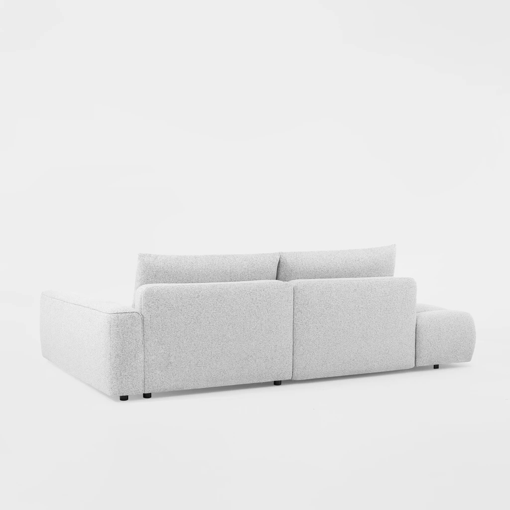 Miękkie poduszki BIANCO O dopasowują się do Twojej pozycji i sprzyjają odpoczynkowi.