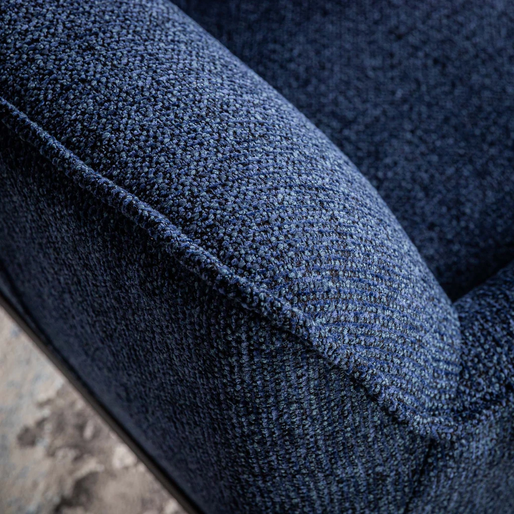 Křeslo na vysokých kovových nohách RILLESTO tmavě modré