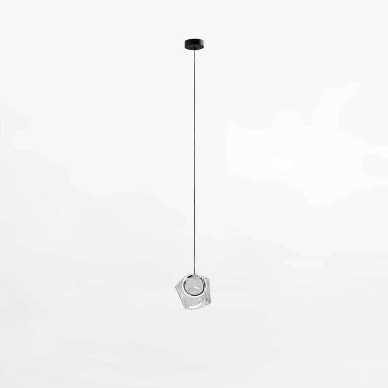 Lampa posiada wbudowany w oprawę LED o mocy 6W i strumieniu świetlnym 134 lumeny.