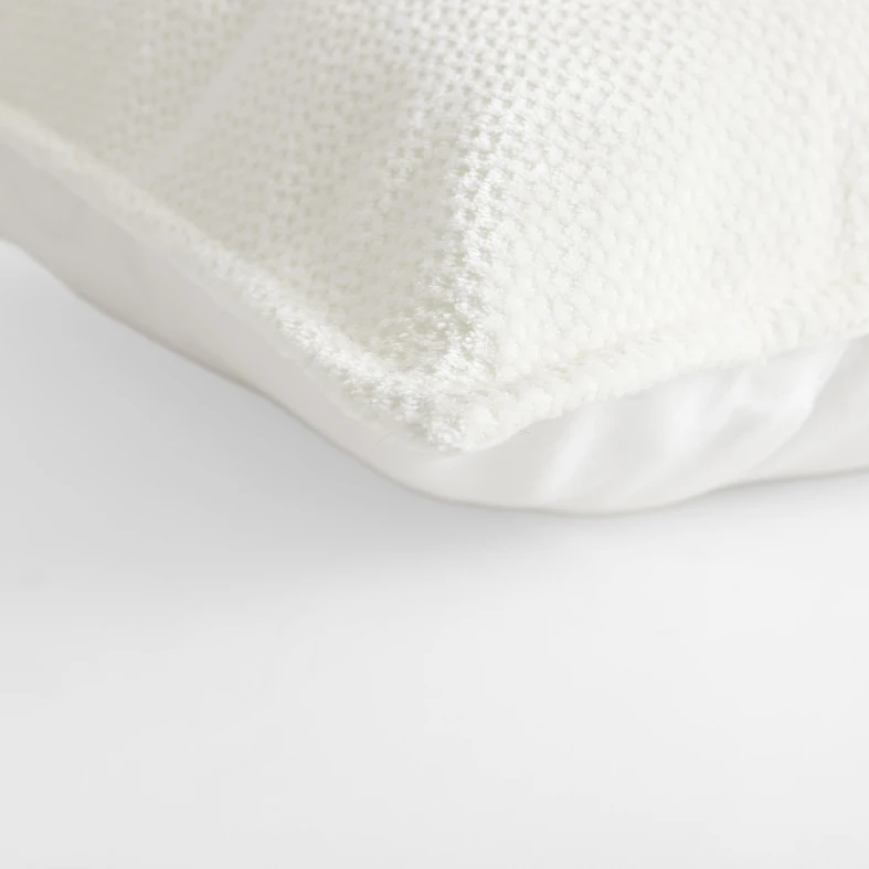 Szenilowa kremowa poszewka ozdobna