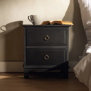 Klasický černý noční stolek CLESS